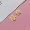 Adesivo de pano bordado de flor de cinco pétalas de cor japonesa e coreana Adesivo de pano de concha de telefone celular Adesivo de malha de fio dourado Chapéu bordado decorativo