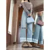 Jeans Curto Azul Claro com Renda para Mulheres, Novo Estilo Primavera 2025, Para Figura em Forma de Pera, Design de Cintura Alta, Calça Reta