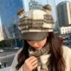 Bonito sombrero octogonal a cuadros con orejas de oso para mujer, otoño e invierno, dulce y casual, nuevo estilo 2026, boina adelgazante para hombre