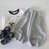 Calça de Moletom Mabao Infantil 2026 Outono Novo Listrada Solta Esportiva para Meninos e Meninas, Calça Jogger para Crianças Pequenas Atacado