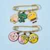 Broche de aleación de metal con forma de gota de aceite, diseño creativo de Bob Esponja, Patty y pulpo, accesorios para mochilas y ropa.