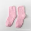 Calcetines Pantufla de Felpa Suave para Mujer Amazon Calcetines para Dormir en Casa Calcetines de Forro Polar Coral Calcetines de Color Caramelo de Media Pantorrilla Transfronterizo