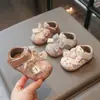 Zapatos dulces para niñas pequeñas de 1 a 3 años, nuevo modelo primavera/otoño, con detalles de lazo y flor, suela suave, versátiles zapatos de princesa