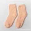 Calcetines Pantufla de Felpa Suave para Mujer Amazon Calcetines para Dormir en Casa Calcetines de Forro Polar Coral Calcetines de Color Caramelo de Media Pantorrilla Transfronterizo