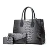 2025 Nuevo Bolso Tote Grande de Hombro Cruzado Moda Transfronteriza Europea y Americana Set de Tres Piezas con Patrón de Cocodrilo