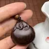 Collar Colgante de Agarwood Auspicioso Maitreya con una Pieza de Mano de Talla de Madera Pacífica, Talla Artesanal de Madera Maciza, Artículo Coleccionable