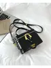 Elegante bolso pequeño cuadrado estilo cartera para mujer, nueva versión coreana 2026, bolso de hombro y cruzado moderno y a la moda para el día a día