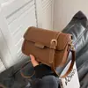 Bolsa feminina quadrada pequena de ombro e axila, cores vibrantes em blocos, nova moda outono, estilo coreano, bolsa tiracolo com textura vintage, disponível para atacado