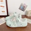 Nuevos Zapatos Deportivos Casuales de Comercio Exterior Primavera/Verano 2026 Zapatos Amarillos Feos Lindos para Mujer Estilo Infantil Zapatos Deportivos Transfronterizos