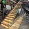 Produção Personalizada de Fabricantes de Escadas Estrutura Aço Madeira Aço Piso Guarda-corpo de Vidro Pedal de Madeira Casa Comercial Suspensão L