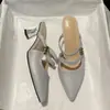 2026 Nuevos Zapatos de Mujer Negros de Punta Metálica Mocasines de Moda Sandalias de Punta Cerrada Pantuflas Elegantes Sin Cordones