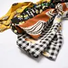 Bufanda Pequeña Retro Larga Primavera y Verano Bufanda Protectora Solar Estilo Coreano para Mujer Combinación Perfecta 2018 Nuevo Estilo Bufanda Transpirable de Herramientas Moderna