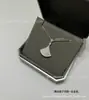 Collar Baojia de Ágata Negra Natural en Forma de Abanico Pequeño Versión de Alta Gama V-Gold con Chapado en Oro de 18 Quilates e Incrustaciones de Diamante, Cadena para Clavícula Finamente Tallada en CNC
