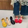Zapatos Mary Jane Planos Estilo Retro First Encounter para Mujer Primavera/Verano 2026 con Falda, Punta Cerrada Tira en T Tejida Piel Suave Zapatos de una Sola Pieza