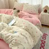 Ins Dibujos Animados Juego de Cuatro Piezas de Gasa de Doble Capa Funda Nórdica Sábana de Cama Algodón Lavado Estilo Fresco y Lindo Juego de Tres Piezas para Dormitorio de Estudiante