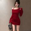 Vestido plisado estilo francés de nuevo estilo de primavera y otoño, estilo puro lujurioso, con hombros descubiertos, cubre caderas, cintura elástica, falda corta para chica hot