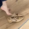 Versátiles zapatos Mary Jane de estilo francés para ir al trabajo, con diseño calado, boca poco profunda, aumento interno de altura y punta fina, para un look femenino