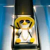 Pato Oscilante Transfronterizo Pato Celebridad de Internet Adorno Colgante para Espejo Retrovisor Interior de Coche Decoración de Coche Suministros de Automoción Manualidades