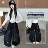 Conjunto de pantalones vaqueros tipo "dad" estampados casuales de otoño para niña, versátil camiseta básica de manga larga y pantalones de corte recto para primavera y otoño