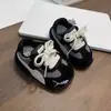 Zapatos para Niños Niños Zapatos Deportivos Ligeros con Forro de Felpa para Correr 2025 Invierno Nuevos Moda Coreana Niñas Bebé Ah Gan Zapatos