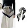 Cinto Lenço de Seda Azul Marinho com Estampa Paisley e Toque de Luxo, Lenço Quadrado Decorativo 70X70, Lenço de Cabeça, Lenço, Lenço Decorativo para Pescoço para Mulheres