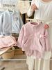 88415 Conjunto de Pijama de Inverno para Meninas 2025 Novo Roupa de Casa Veludo para Bebê Menina Outono e Inverno Veludo Austríaco