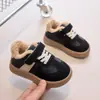 Zapatos de Bebé Zapatos de Algodón de Dos Capas para Niños 2026 Otoño Invierno Nuevos Zapatos de Tablero de Felpa Cálidos para Niños Pequeños de Caña Baja