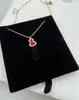 Collar de Calabaza Kirin para Mujer Oro Rosa 18k Ágata Roja Colgante de Mariposa Blanca Cadena para Clavícula Regalo del Día de San Valentín