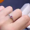 Anéis de Rubi São Todos Feitos de Prata S925 de Qualidade Premium, Finamente Trabalhados e Galvanizados com Acabamento 18K, com um Tamanho de Pedra Principal de 3*3mm