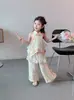 Conjunto Feminino Novo Estilo Chinês Verão 2025 Novo Estilo Infantil Vestido de Verão Retrô Conjunto de Duas Peças com Fivela e Renda para Bebê