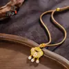 El mismo estilo que el colgante de candado de perla que cumple deseos de flor de durazno rosa esmaltado de oro arena antiguo de la tienda de oro, nuevo estilo chino candado de flor de durazno que cumple deseos