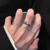 Nuevo Anillo Estrella Lunar Blanca para Hombres y Mujeres, Estilo Fresco de Moda, Sensación de Alta Gama, Lujo Ligero, Apertura Irregular, Anillo Ajustable