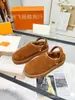 Otoño/Invierno 2024 Donkey Home Nuevo Forro de Felpa de Ante Suela Gruesa Punta Redonda Color Leche Té Moda Versátil Slip-on Zapatos para Mujer