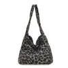 Bolso Tote de Peluche con Estampado de Leopardo Nuevo Vintage Otoño 2026 para Mujer, Estilo Coreano Casual de Gran Capacidad para el Trabajo, Bolso de Hombro