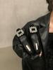 Zapatos elegantes de una sola capa con tacón grueso estilo francés para mujer 2024, nuevos zapatos de noche de alta gama con forro polar y diamantes de imitación negros.