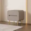 Novo Modelo 2026 Borda Estreita Madeira Maciça Quarto Mini Mesa de Cabeceira para Espaços Pequenos, Ultra-Estreita Moderna Minimalista Acabamento em Couro de Luxo Leve