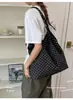 Bolsa Feminina Casual de Grande Capacidade para o Dia a Dia Novo Estilo Bolsa de Ombro Transversal para Senhoras Moda Simples Bolsa Bolinho Tendência para Senhoras