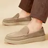 Mocassins estilo Old Money, nova coleção de outono masculina, sapatos casuais de couro slip-on, com sola grossa, que aumentam a altura, mocassins casuais para homens