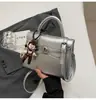 Bolsa Pequena para Mulheres 2026 Nova Moda Versátil Bolsa de Ombro Transversal Design de Nicho Toque de Luxo Bolsa de Mão Quadrada Pequena