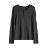Tops en Capas Suaves y Elegantes 2025 Nueva Camiseta de Manga Larga para Mujer Cuello Redondo Camisa Base Decoración de Botones Color Puro Ropa Interior