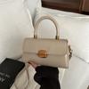 Bolso de mensajero de alta gama para mujer, nuevo estilo 2025, popular bolso cuadrado pequeño de cuero encerado, bolso de viaje ligero de lujo de nicho.