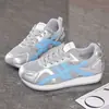 Sapatos Femininos de Verão Novo Estilo Malha Respirável Sapatos de Treino Alemães Estilo Coreano Feminino Versátil Sapatos Esportivos de Solado Plano Tênis Casuais Sapatos Forrest Gump
