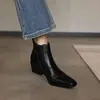 Botas curtas estilo vintage britânico de couro genuíno com salto grosso, comércio exterior transfronteiriço, tamanho grande 42, botas Chelsea de couro bovino lavado para mulheres, tamanho 40