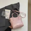 Bolso de Mano de Alta Gama para Mujer, Nueva Moda de Primavera 2026, Bolso Cubo Exquisito de Lujo Ligero de Nicho para Hombro Cruzado