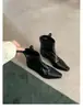 Versión de cuero con tacón de madera ~ 2026 de moda, punta fina, corte en V, retro, mezclilla, cuero genuino, ajuste ceñido, botas con textura arrugada, botines western de otoño para mujer
