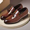 Zapatos sin cordones de nuevo estilo transfronterizos para hombre talla grande, Zapatos casuales de vestir de negocios británicos, Zapatos versátiles de estilo coreano para jóvenes