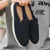 Mocasines de gamuza slip-on de venta caliente transfronteriza, mocasines de moda casual para hombre, envío directo de una sola pieza