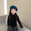 Conjunto de dos piezas para niña, nuevo estilo, otoño 2026: top a rayas de manga larga y pantalones rectos de pierna ancha