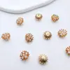 Flor de torus com miolo de pistilo de zircônio microincrustado de cobre puro que não desbota, acessório de flor de veludo com flor enrolada para grampo de cabelo DIY antigo