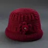 Conjunto de Gorro y Bufanda de Invierno para Mujeres de Mediana Edad y Mayores, Forrado de Felpa, Engrosado, a Prueba de Frío, Protector de Orejas, Cálido Gorro de Lana Tejida para Mujeres